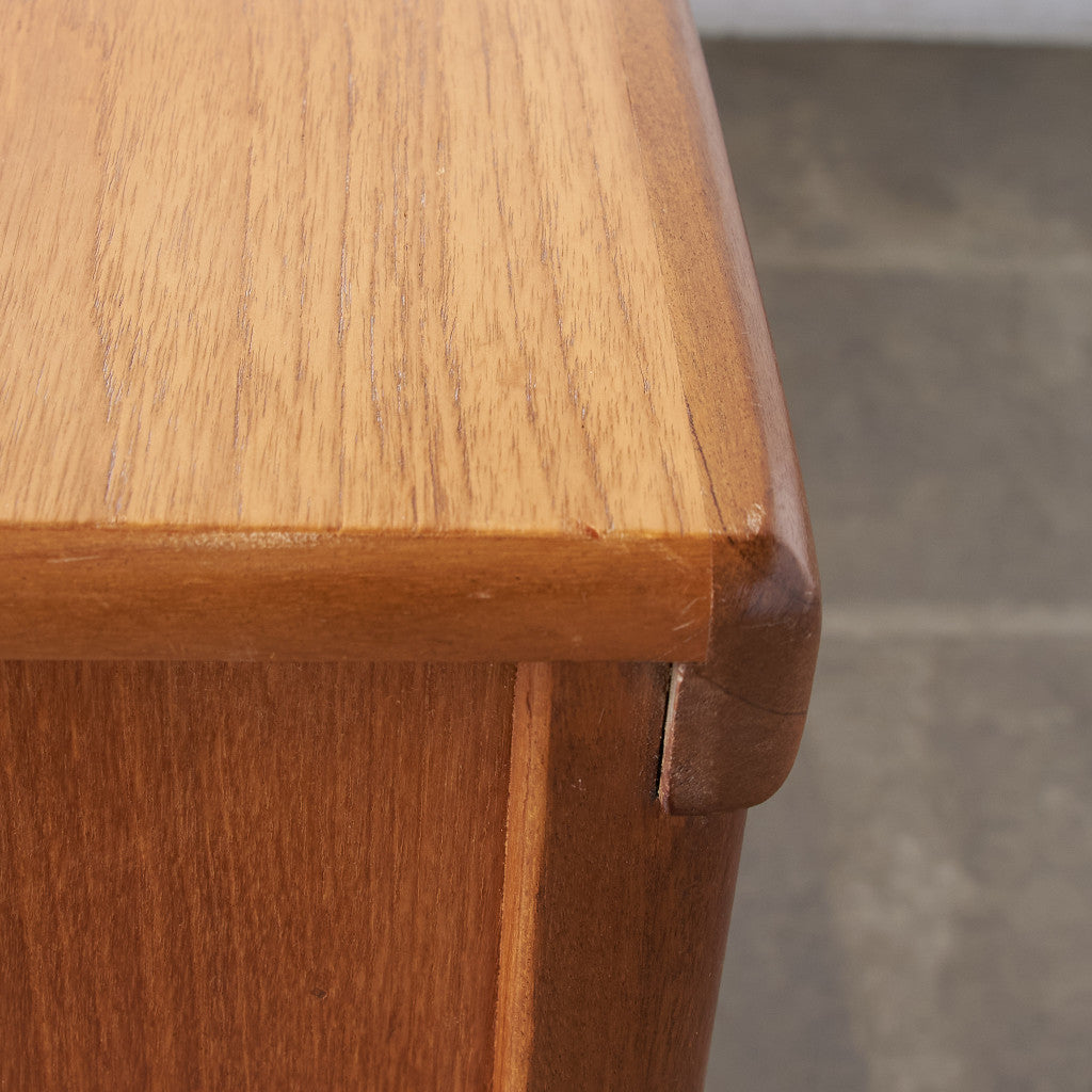 十字扉 ヴィンテージ サイドボード