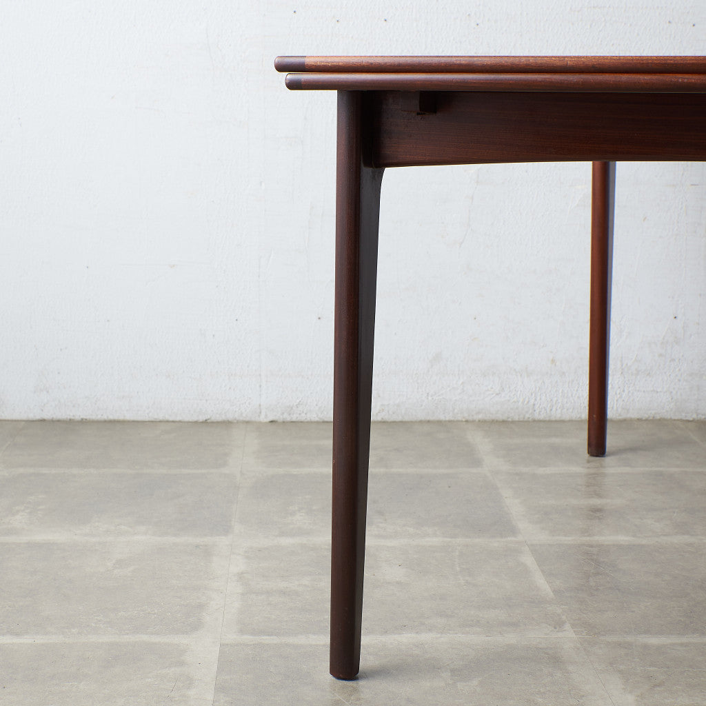 FONSECA ドローリーフ ダイニングテーブル