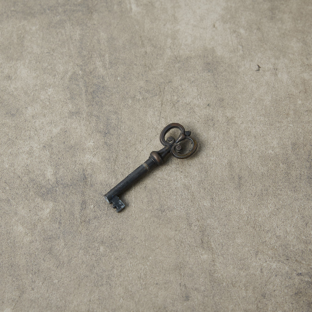 英国クラシック コーナーキャビネット