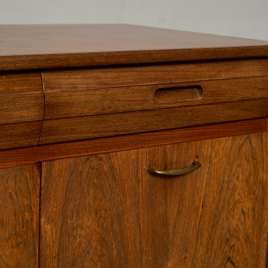 ヴィンテージ サイドボード カップボード