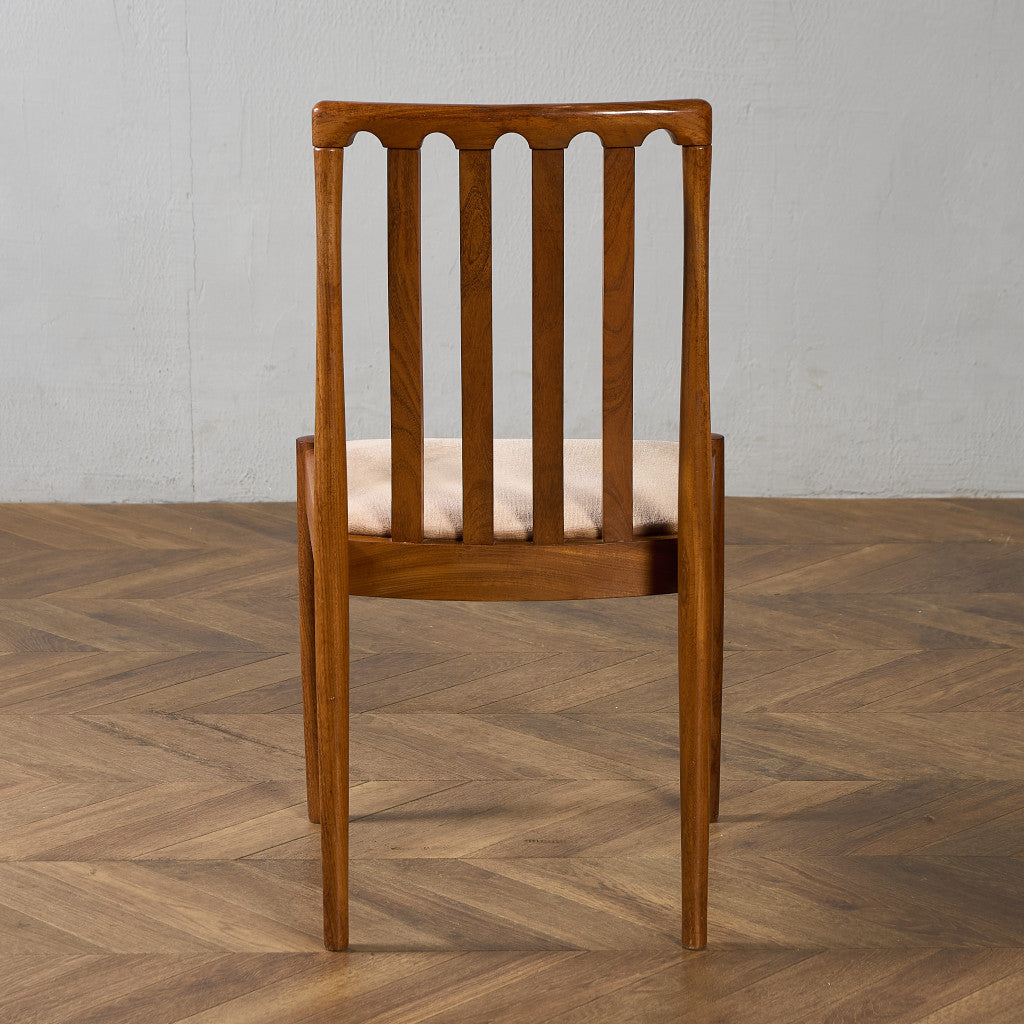 スラットバックチェア