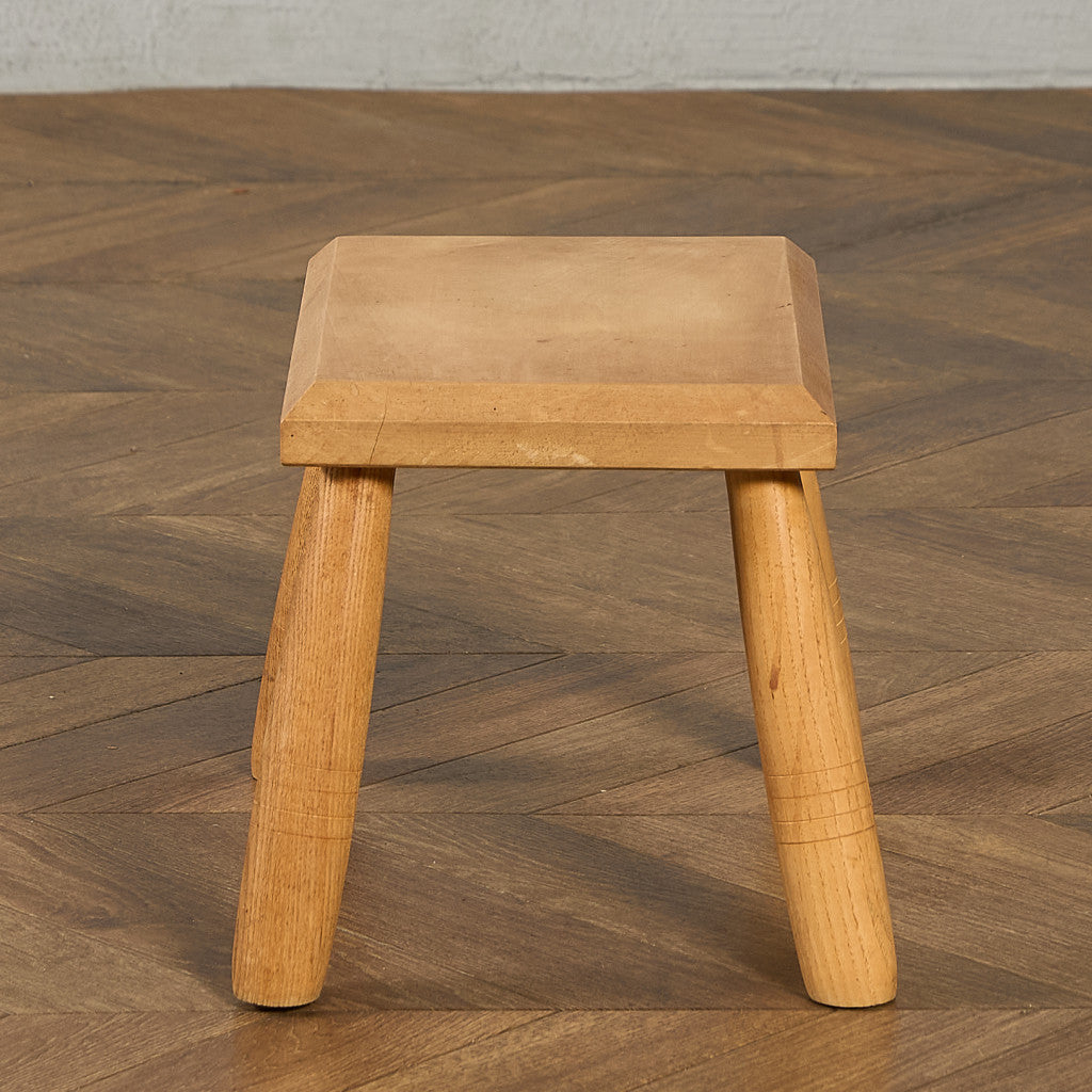 Chapel House Furniture ミルキングスツール