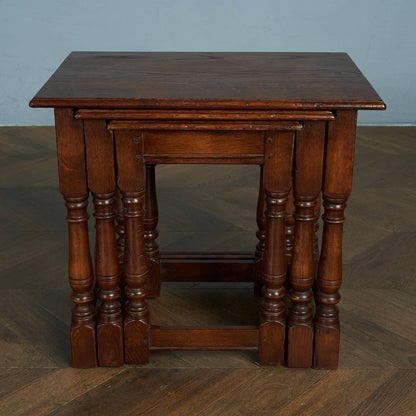 British classic oak nesting table #84618