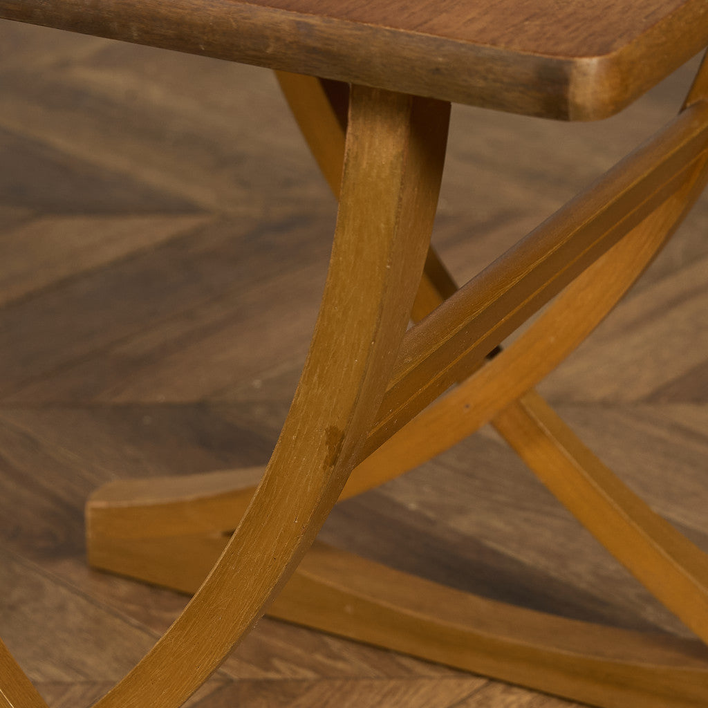 ネストテーブル