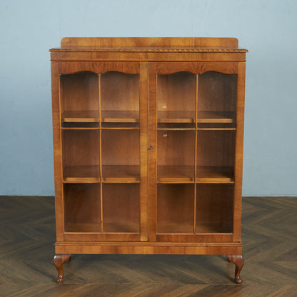 英国クラシック ウォールナット材 ブックケース / 食器棚