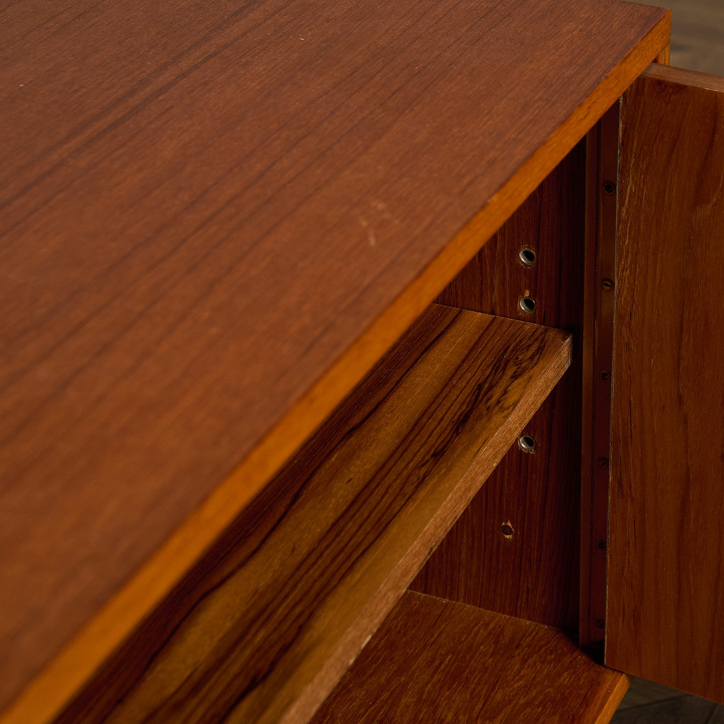 英国 ヴィンテージ キャビネット