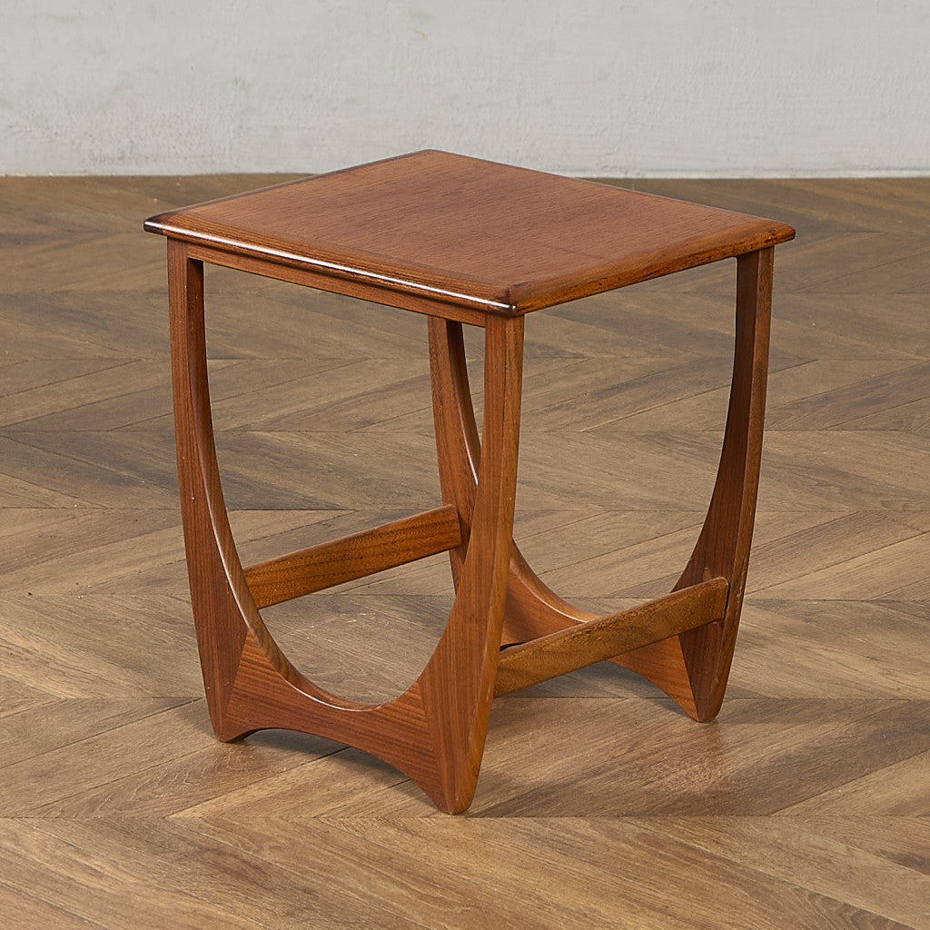 Astro タイルトップ ネストテーブル