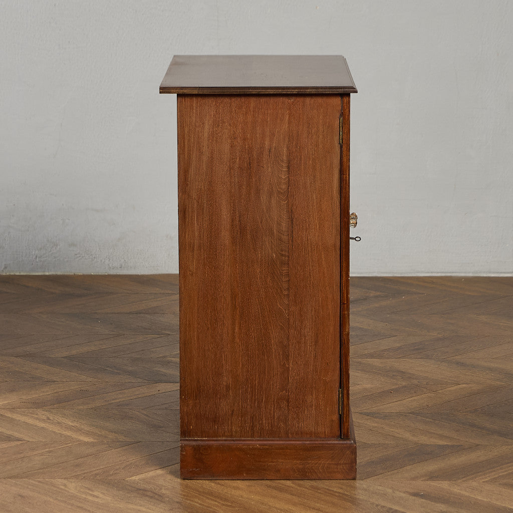 英国 クラシック キャビネット