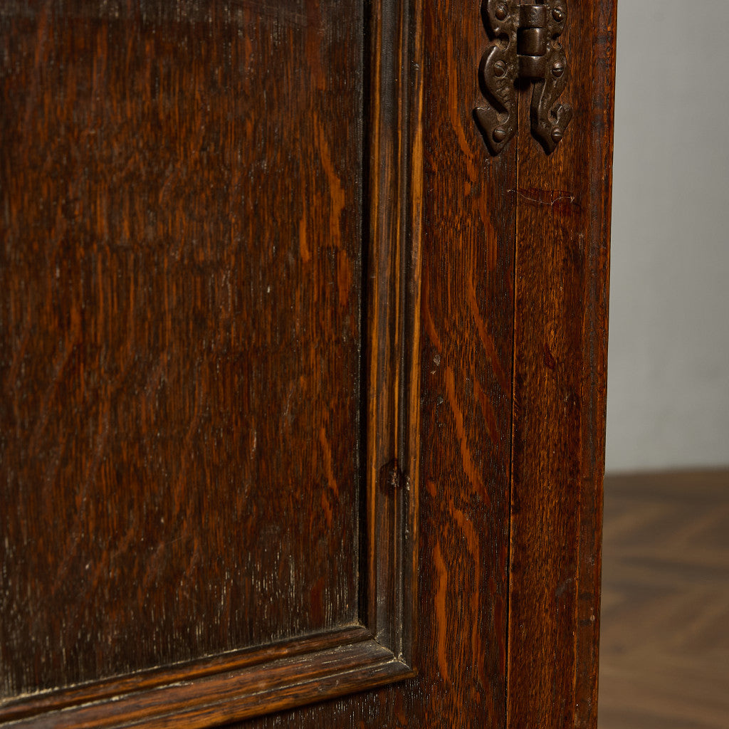 英国 クラシック コートカップボード