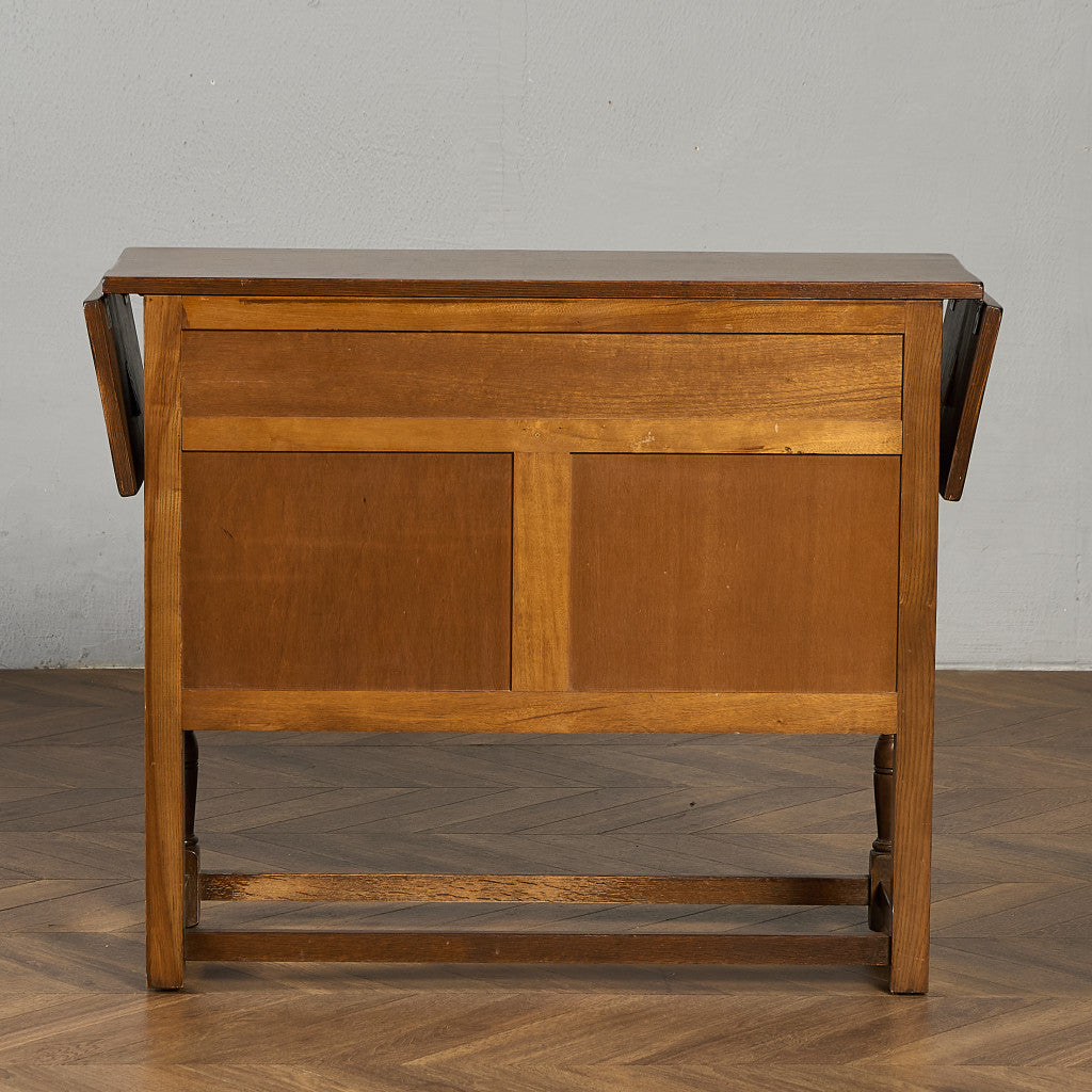 英国 クラシック 拡張天板付き サイドボード