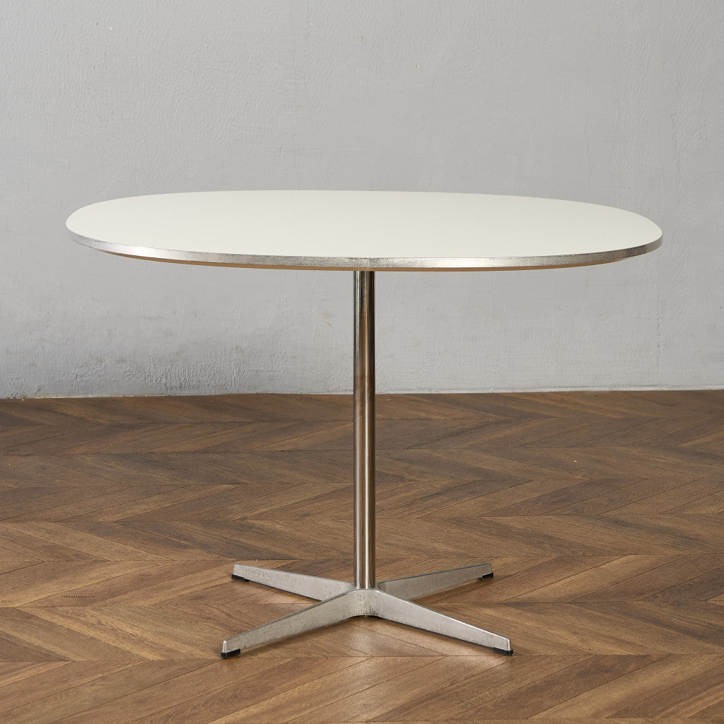 フリッツ・ハンセン Fritz Hansen A603 Super-circular Table スーパー