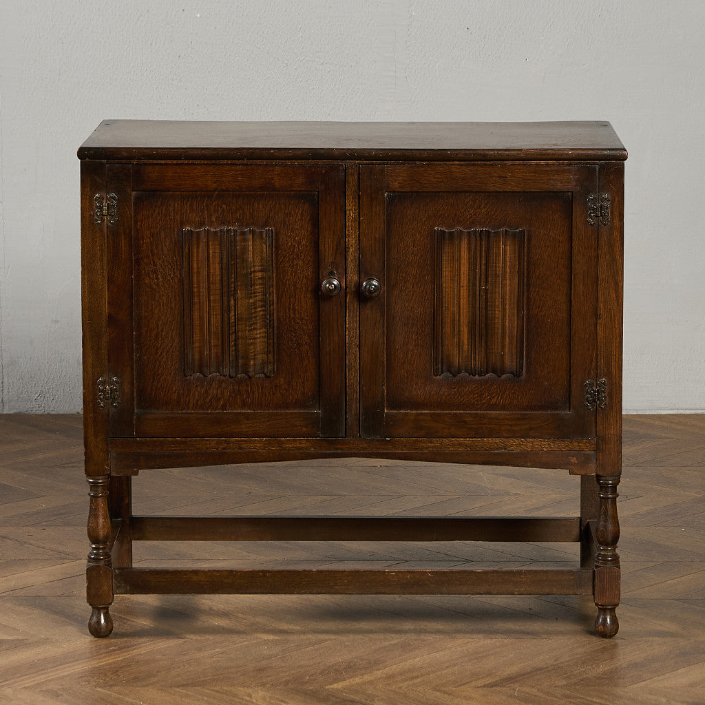 <メンクラロビ>アンティーク ヴィンテージ 北欧風　家具　キャビネット 英国 クラシック キャビネット #97111 – camori ヴィンテージ家具