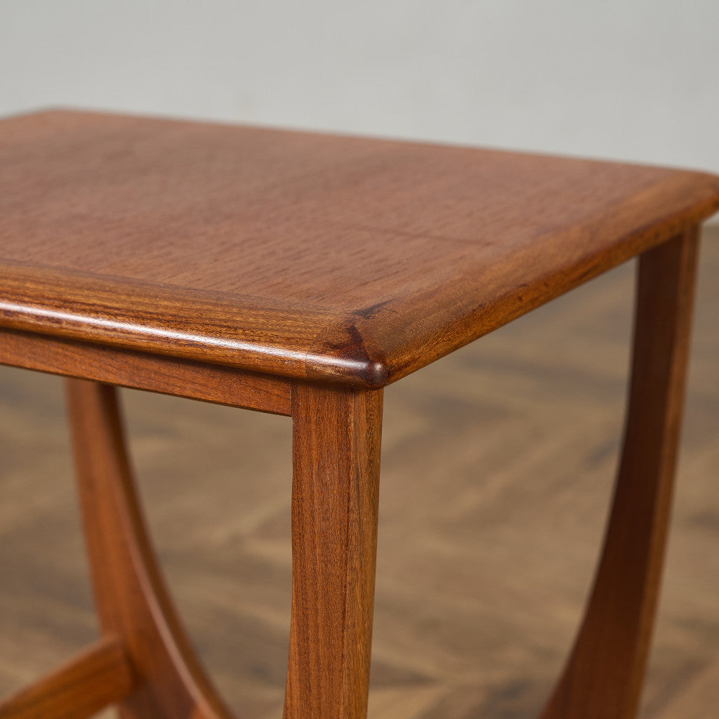 Astro タイルトップ ネストテーブル