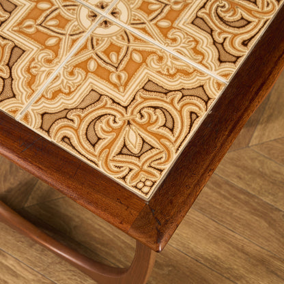 Astro タイルトップ ネストテーブル