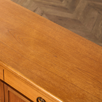 十字扉 ヴィンテージ サイドボード