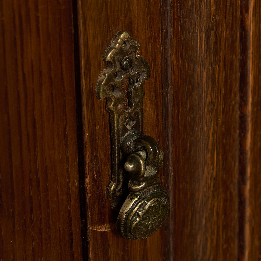 英国 クラシック オーク コーナーキャビネット