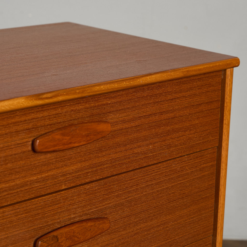 ヴィンテージ 6段チェスト