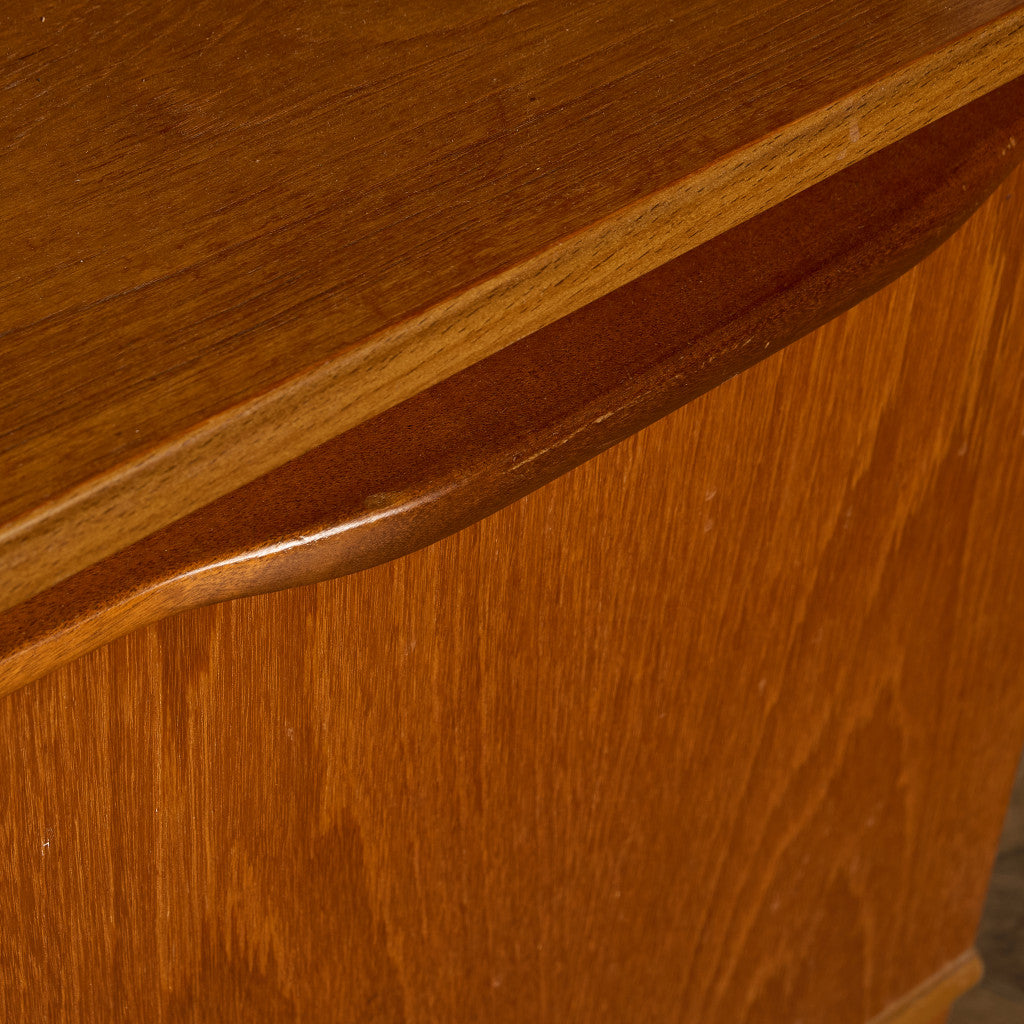 A Quinn (Sales) Ltd ヴィンテージ ウォールユニット