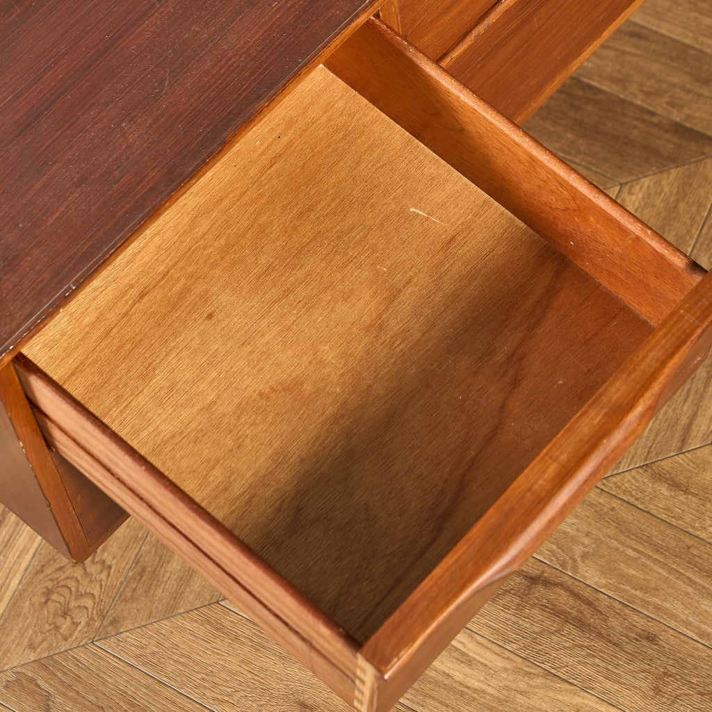 イギリス ヴィンテージ サイドボード