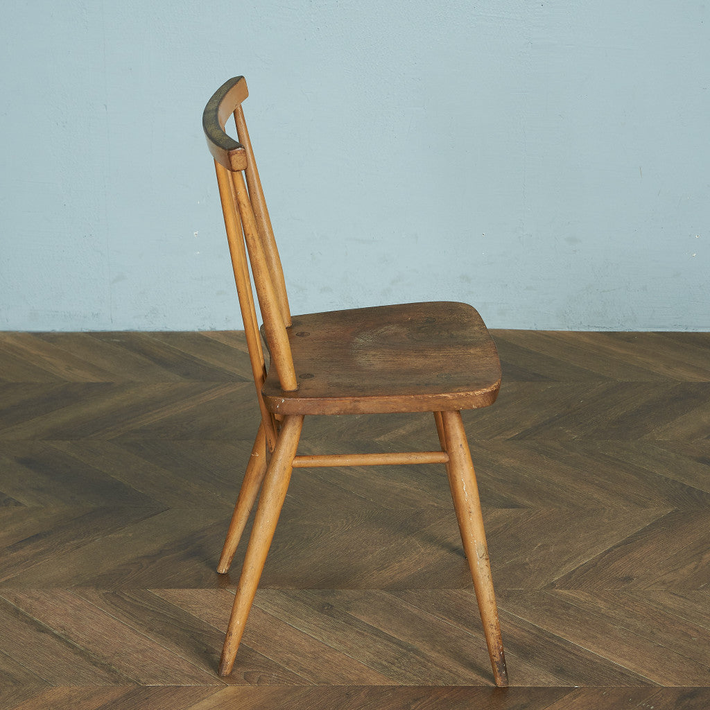 スティックバックチェア