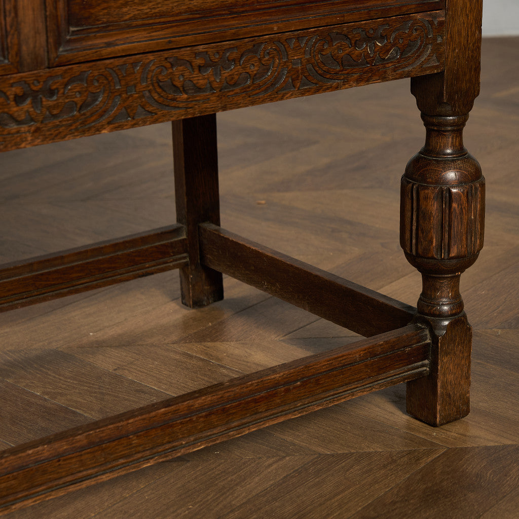 英国 クラシック コートカップボード