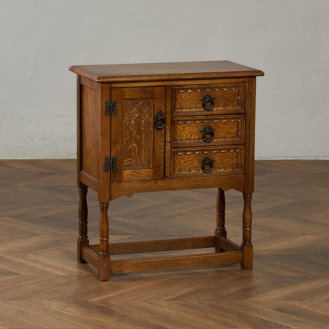 英国 クラシック サイドキャビネット サイドテーブル