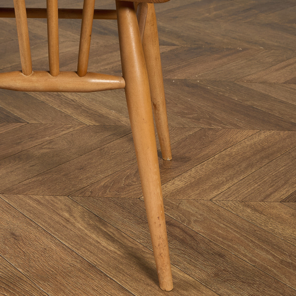 スティックバックチェア