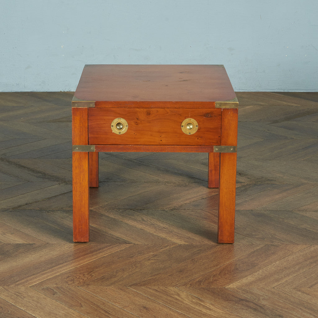 英国ヴィンテージ ベッドサイドキャビネット