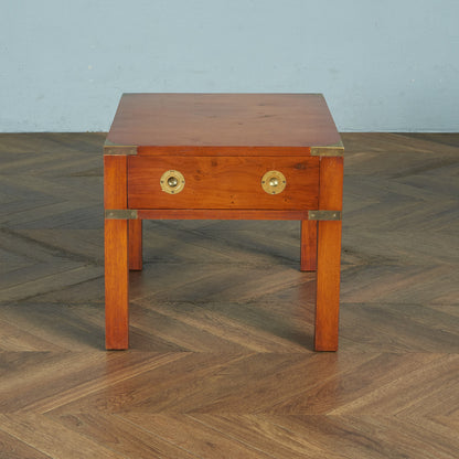 英国ヴィンテージ ベッドサイドキャビネット