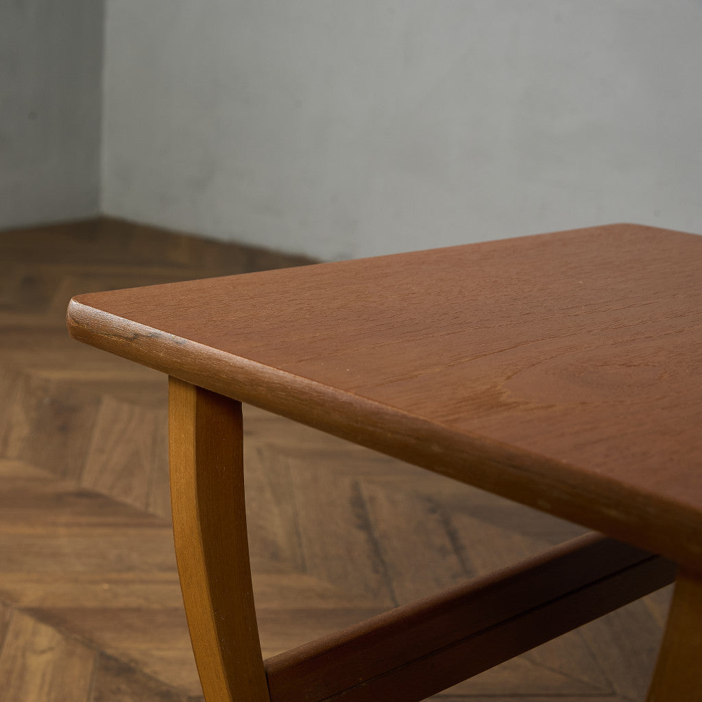 ネストテーブル