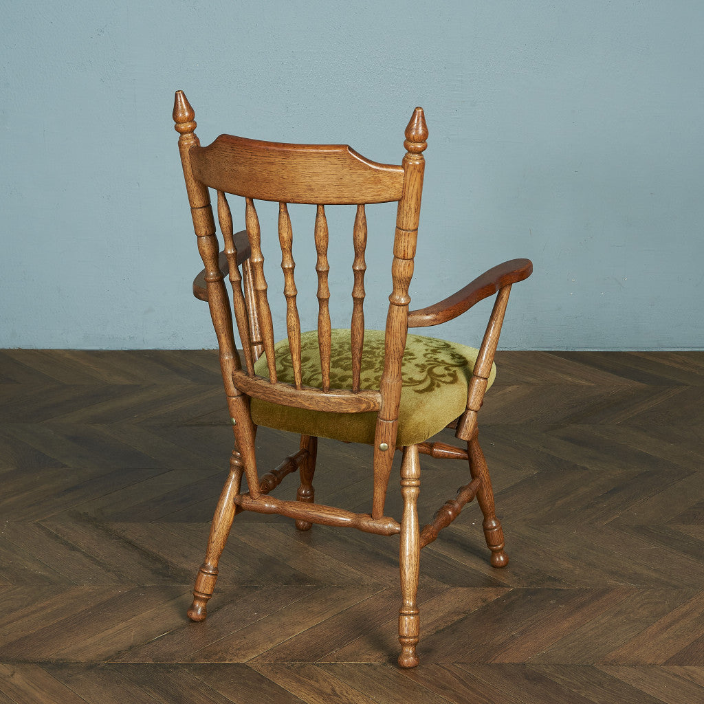 英国クラシック スピンドルバック アームチェア #81742 – camori 英国クラシック スピンドルバック アームチェア #81742 – camori