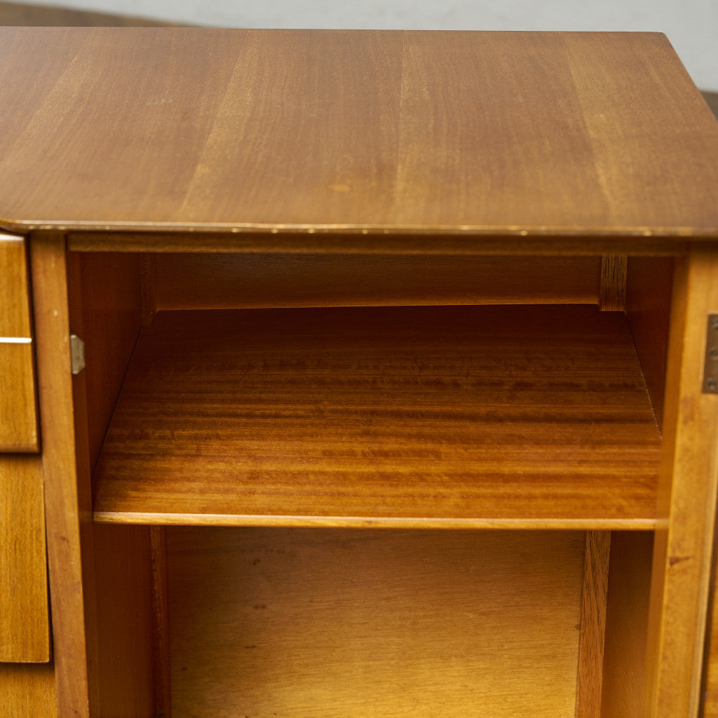 英国ヴィンテージ サイドボード