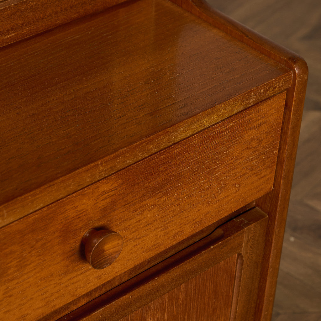 ヴィンテージ ハイサイドボード