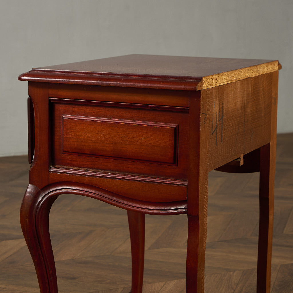 英国 クラシック ベッドサイド キャビネット