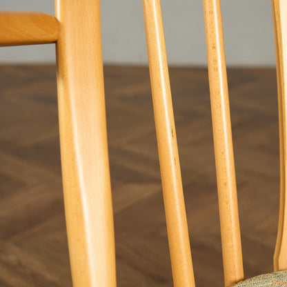 ヴィンテージ スワンバック ロッキングチェア ラウンド型メタルラベル