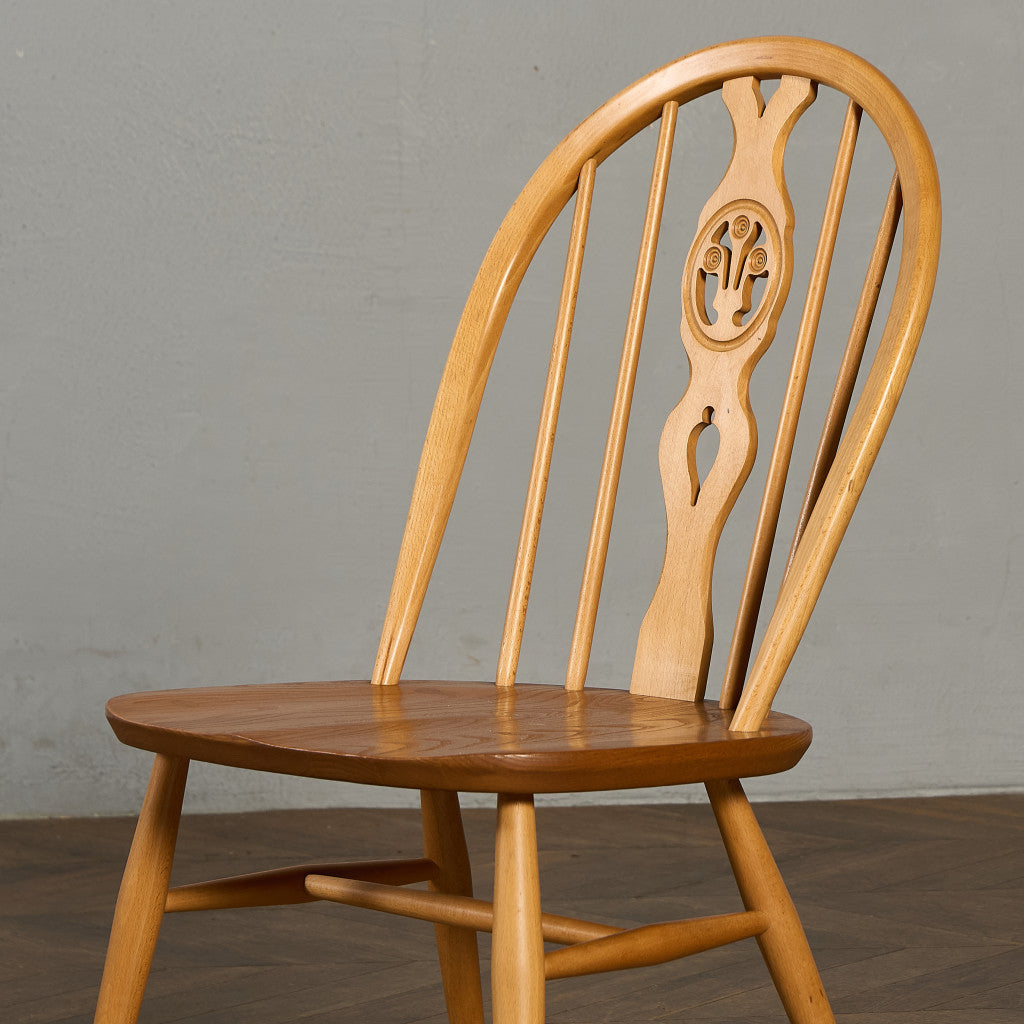 シスルバックチェア ゴールドメタルラベル