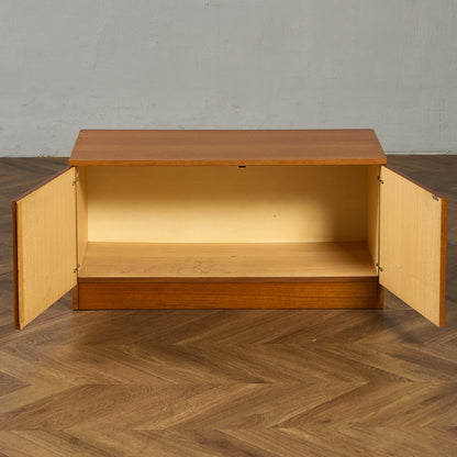 英国 ヴィンテージ キャビネット