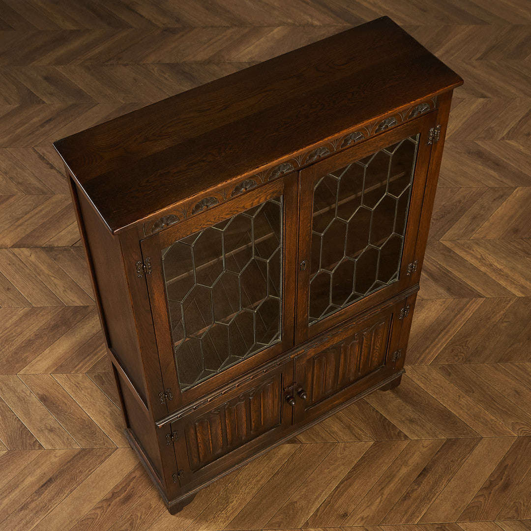 ガラス キャビネット