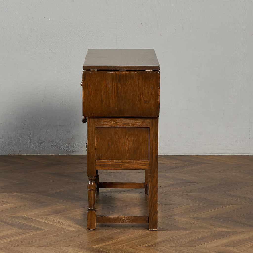 英国 クラシック 拡張天板付き サイドボード