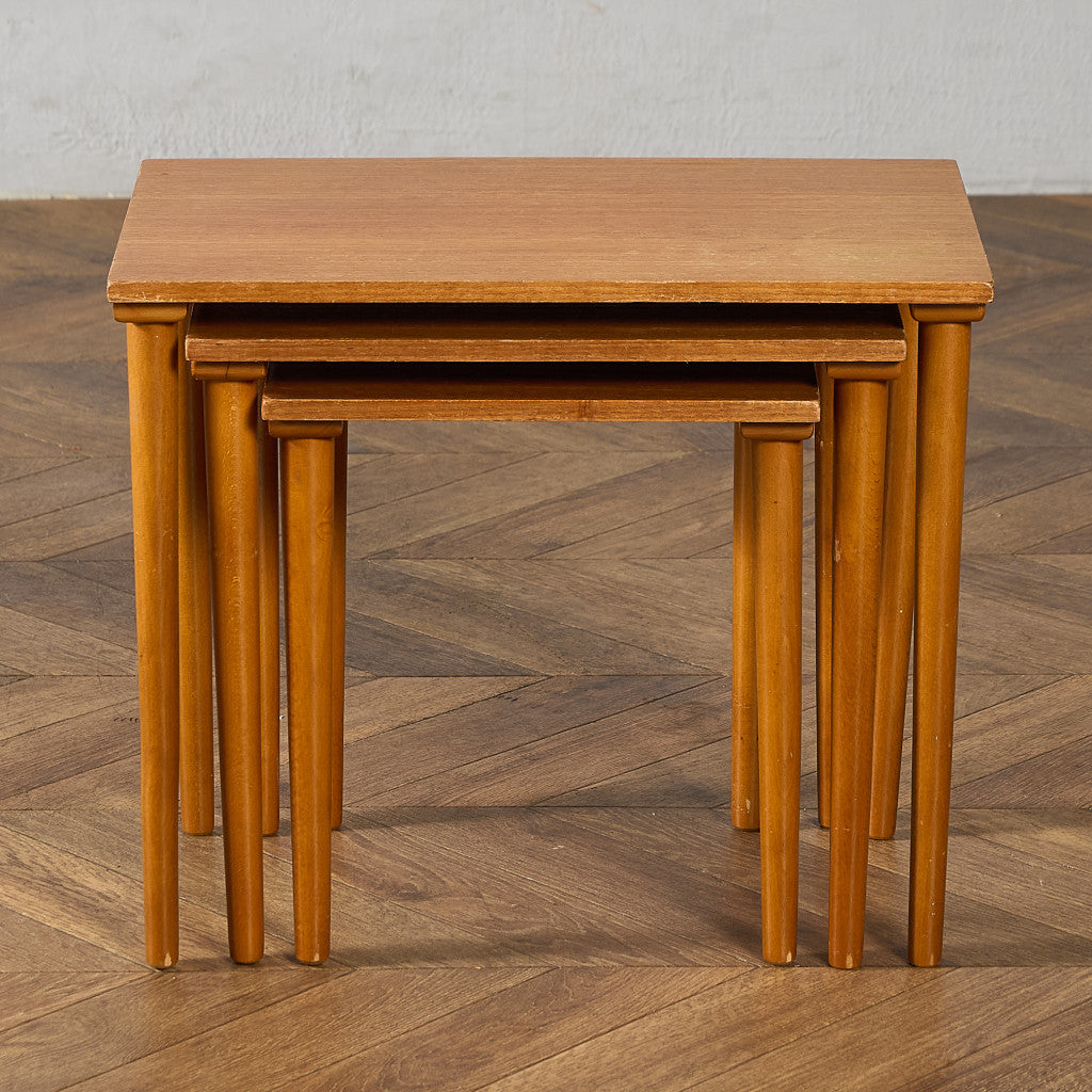 イギリス ビンテージ 家具 ネストテーブル 入れ子式 英国 6085e イギリス ビンテージ 家具 ネストテーブル 入れ子式 英国 6085e