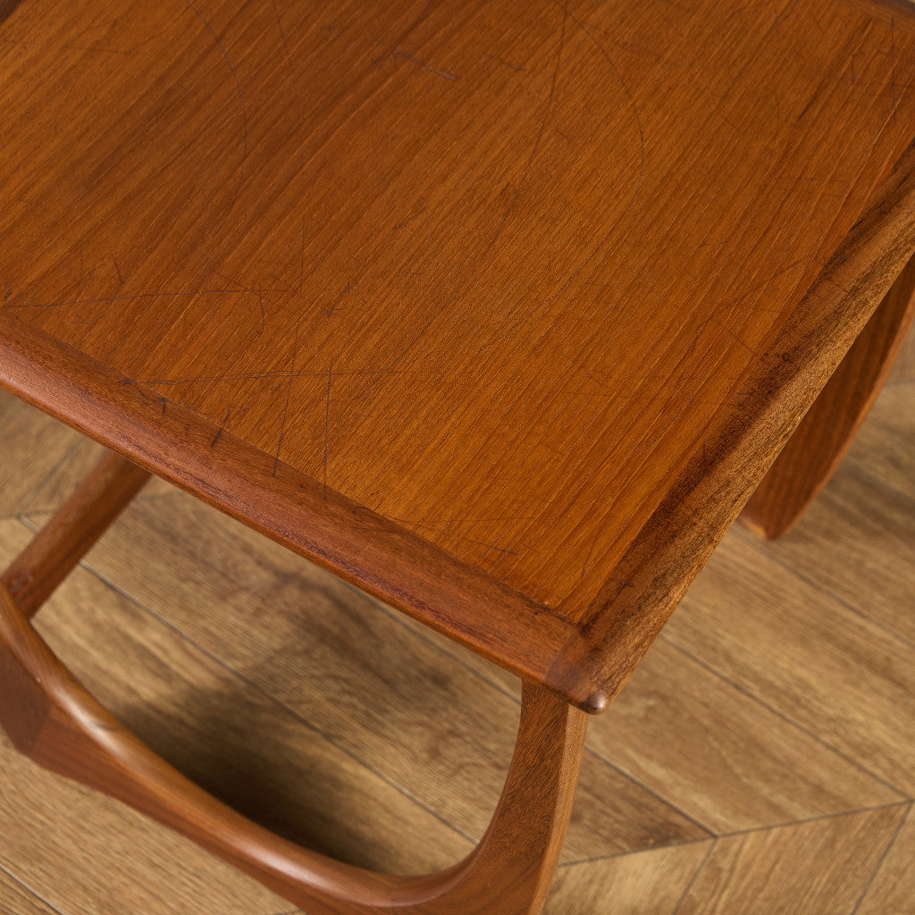 Astro タイルトップ ネストテーブル