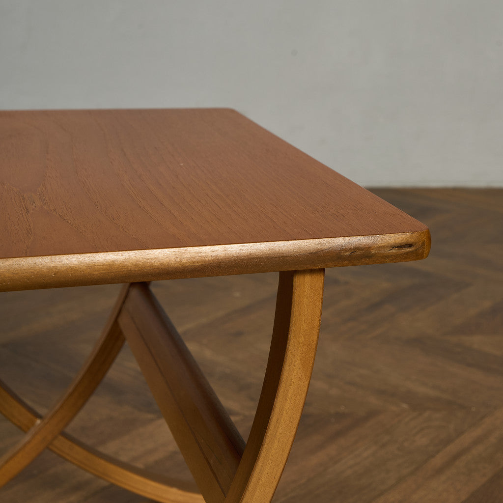 ネストテーブル