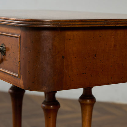 サイドテーブル