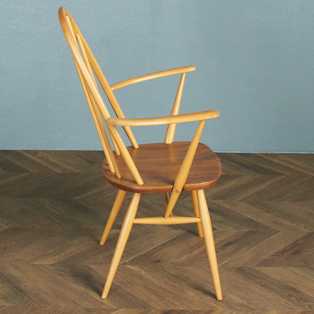 69211][アーコール ERCOL]ヴィンテージ クエーカーアームチェア / ラウンドゴールドラベル – camori ヴィンテージ 家具・北欧インテリアの通販サイト