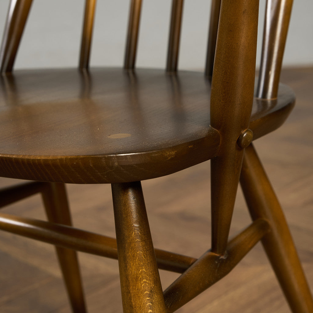 ヴィンテージ クエーカー アームチェア ラウンドゴールドラベル