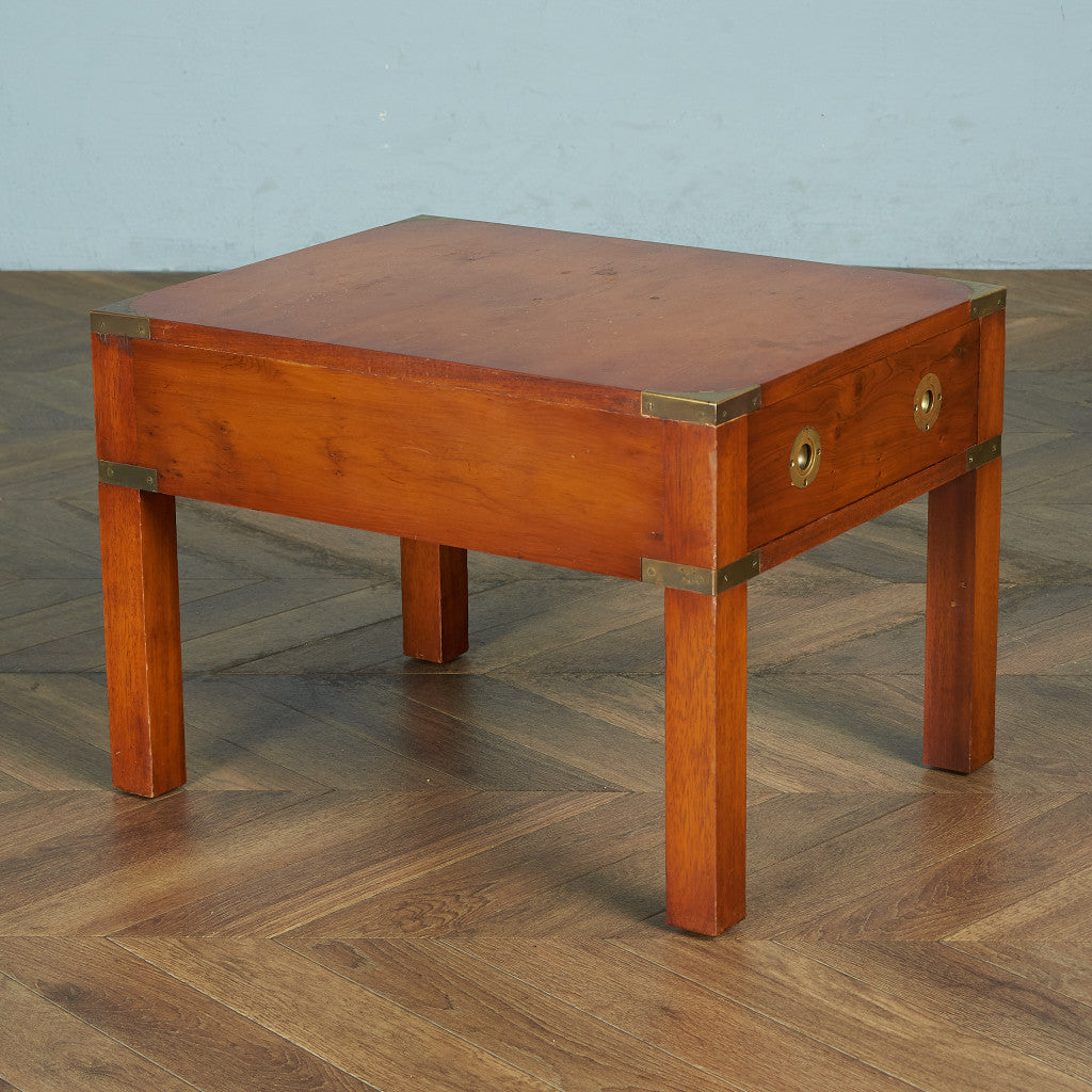 英国ヴィンテージ ベッドサイドキャビネット