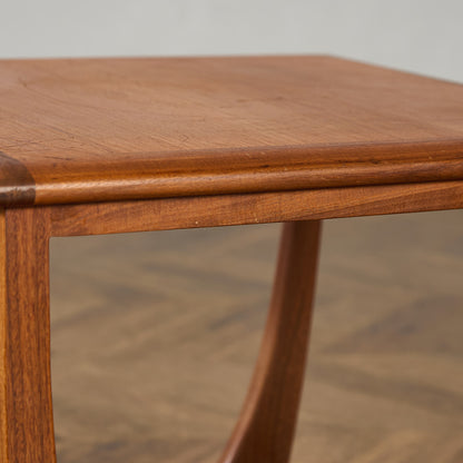 Astro タイルトップ ネストテーブル