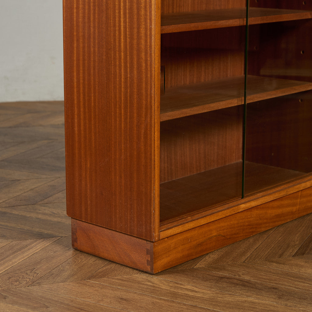 モーリス オブ グラスゴー Morris of Glasgow Cumbrae ヴィンテージ ナロー ガラス ブックケース 食器棚 #94361