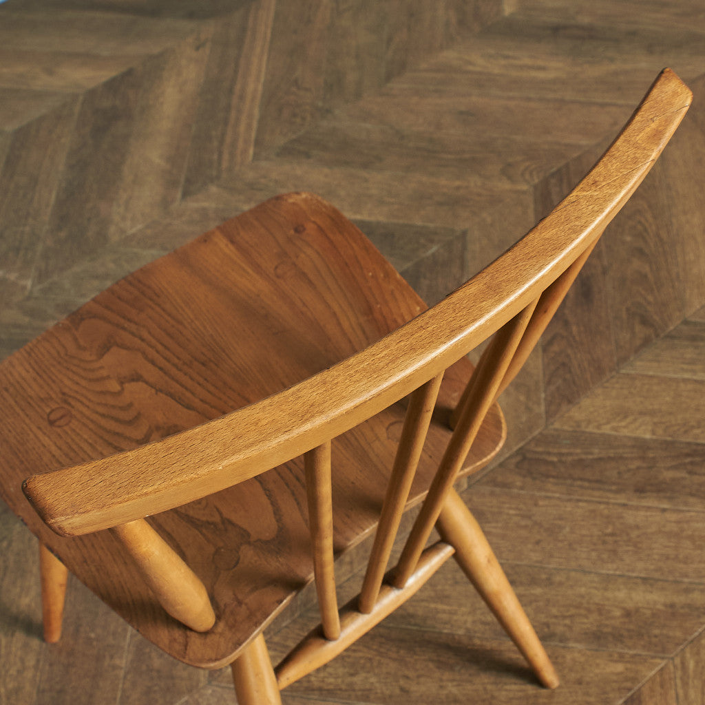 スティックバックチェア