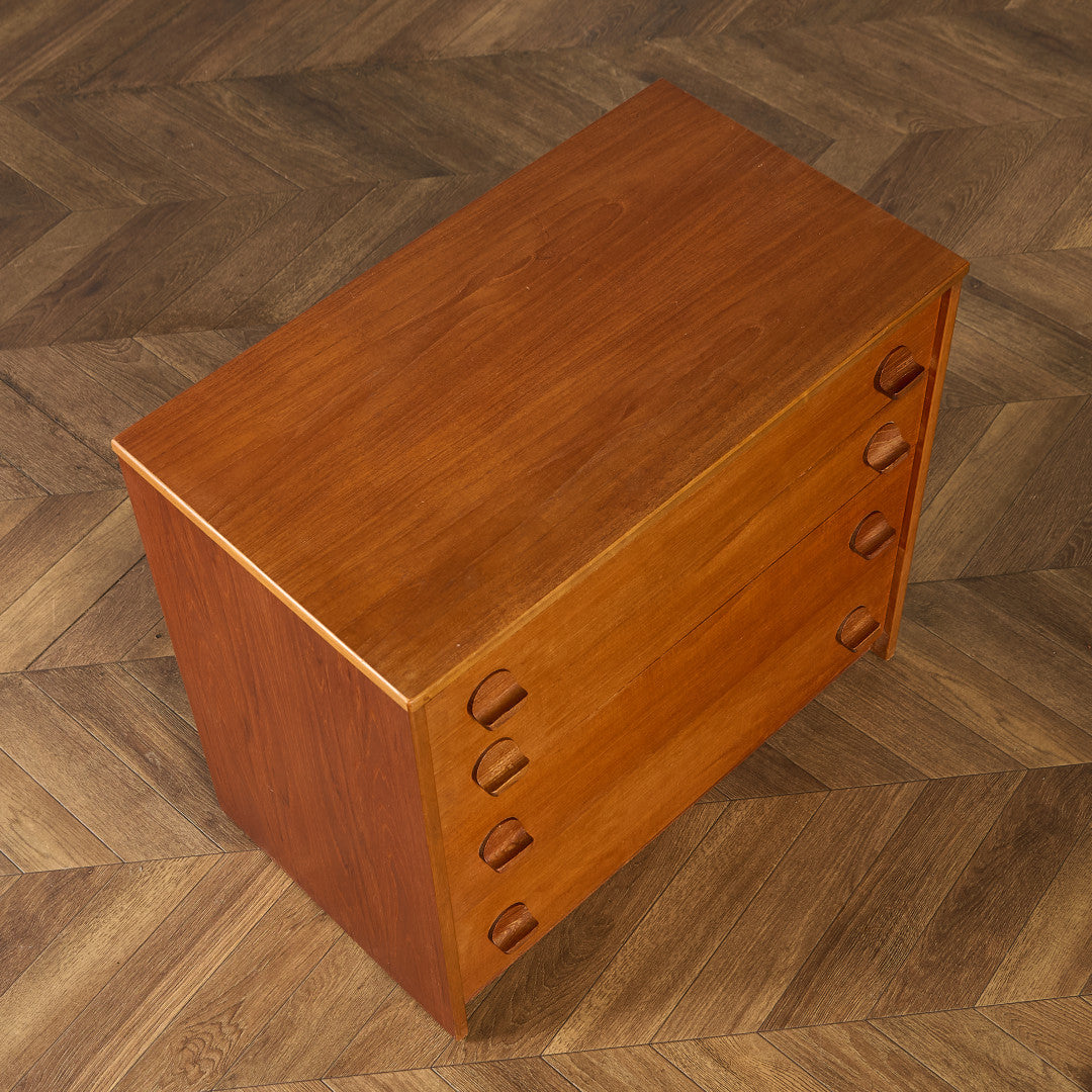 ヴィンテージ 4段 チェスト